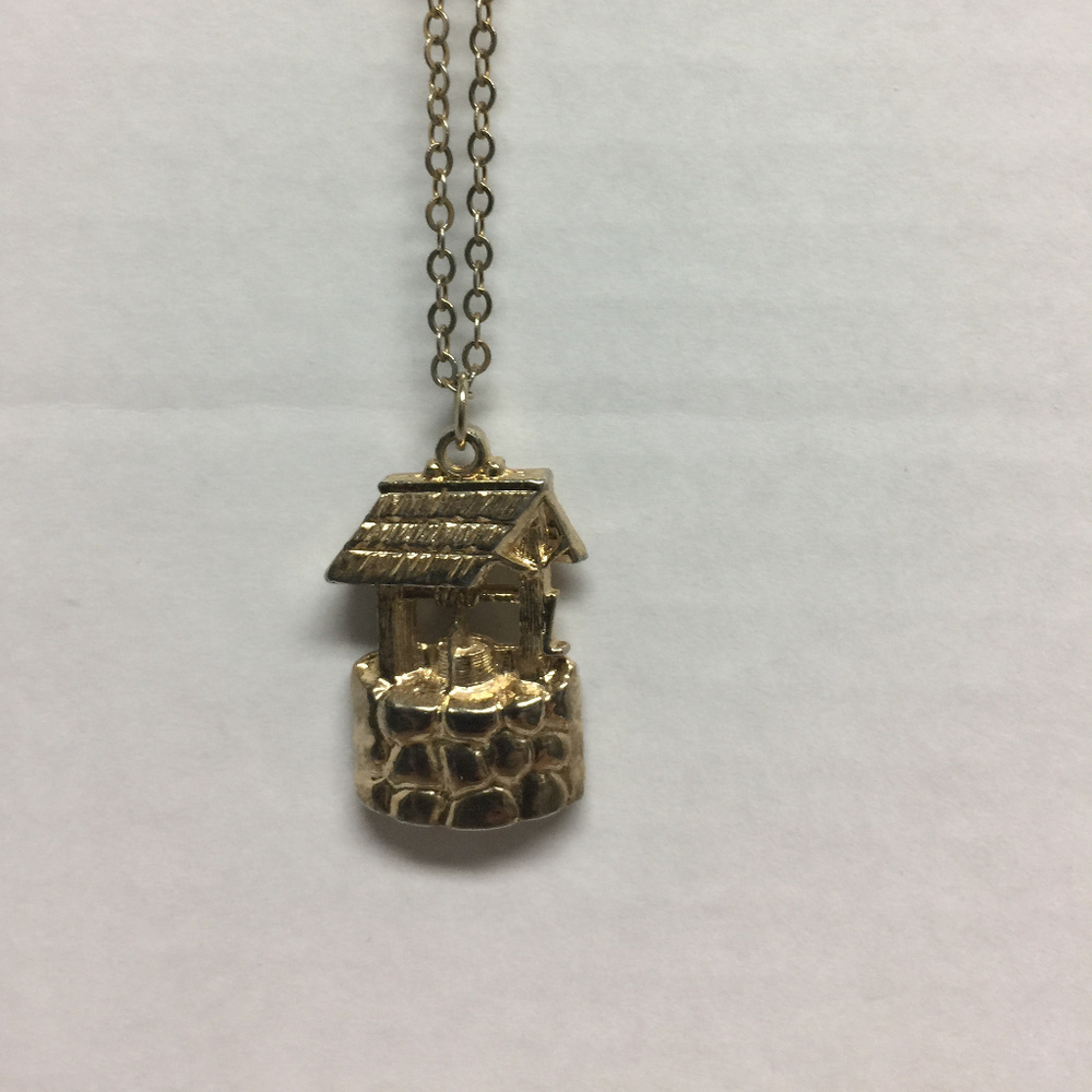 Wishing Well Necklace Fashion Costume Jewelry